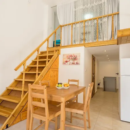 Valentinas Amazing House Apartment
